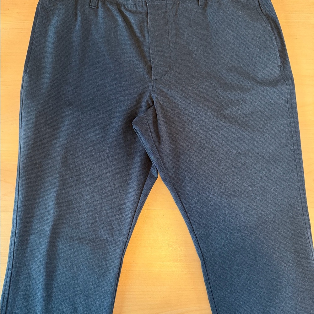 Under Armour Men's Charcoal Performance Dress Pants 32/30 Golf - Picture 2 of 6